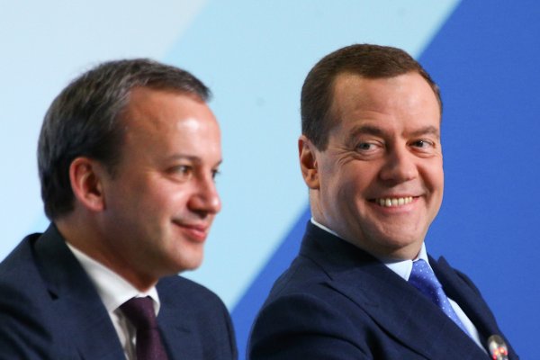 «Дворкович на прицеле»: Арестами Абызова и Арашуковых Сечин подбирается к Медведеву