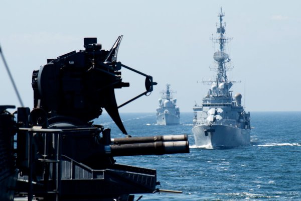 Порох не может, Британия поможет: Очередной военный корабль НАТО вошёл в Чёрное море