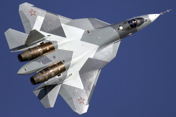 На оборонный сектор прольётся золотой дождь: Путин потребовал 76 истребителей Су-57