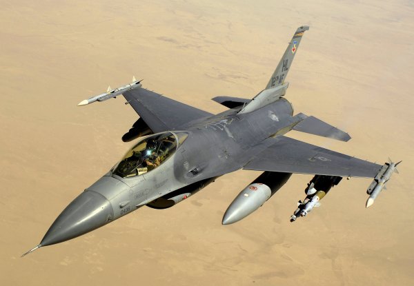 Стали известны причины падения истребителя F16