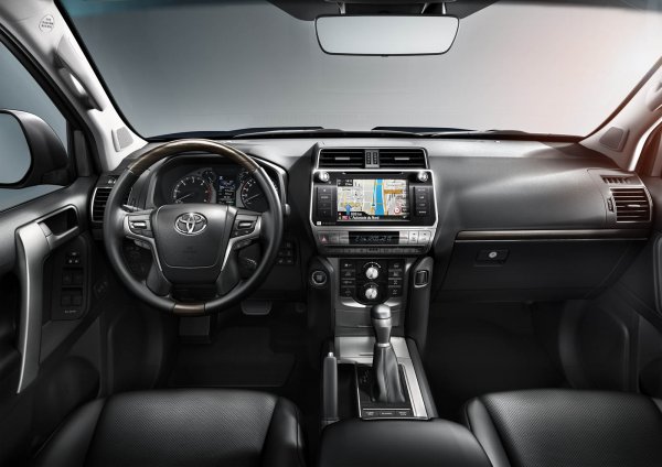 «На всех Тойотах краска слезает»: Владелец Toyota Land Cruiser 200 2008 года поделился опытом эксплуатации