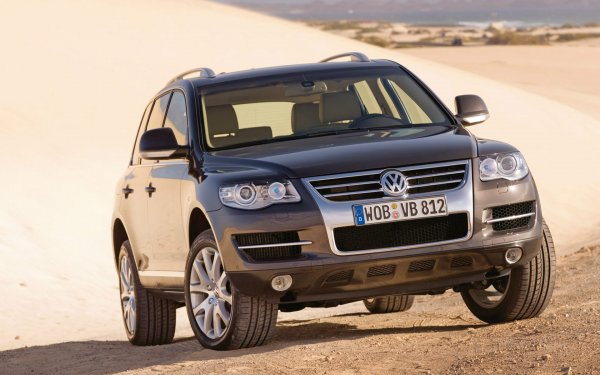 «Прёт, но недостаточно»: Обзорщик сравнил два «турбодизеля» Volkswagen Touareg