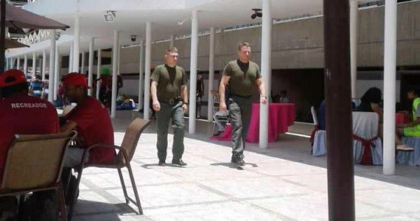 Спецназ или наемники? В Венесуэле заметили «опасных русских солдат»