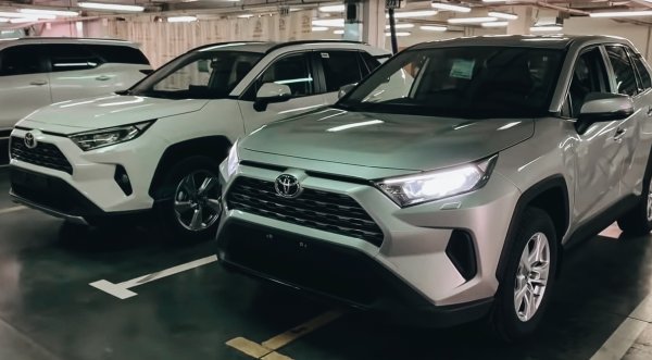 «Не вкатывает как-то после китайца Хавала»: В сети отреагировали на новый Toyota RAV4 2020