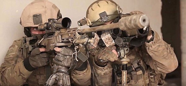 Уникальные кадры работы снайперской пары ССО ГРУ в Сирии показало Минобороны