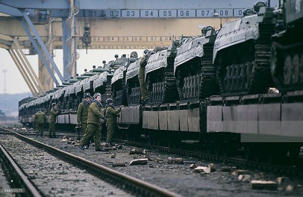 «Горбачёв трус — если бы он послал танки в Европу, СССР бы не рухнул» — СМИ