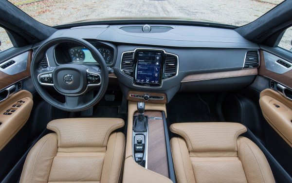Машина - не убийца: Volvo XC90 признан самым безопасным кроссовером по итогам 15 лет
