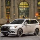 Эта машина не для нас? Стоит ли покупать в России гибридный Mitsubishi Outlander