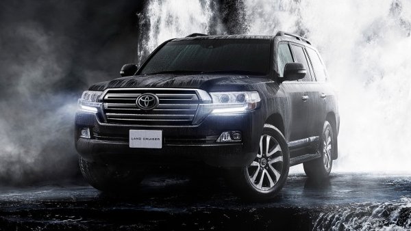 Издевательство над легендой: Toyota Land Cruiser 300 лишится постоянного полного привода и автомата