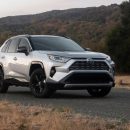 Покупают, несмотря ни на что: Почему Toyota RAV4 остается самым популярным SUV на мировом рынке