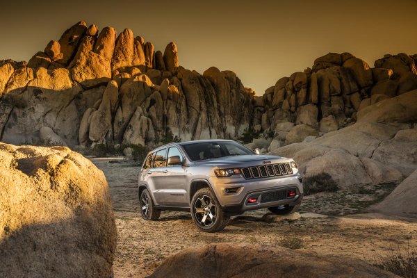 Для рыбалки и охоты в стиле «лакшери»: Почему Jeep Grand Cherokee Trailhawk стоит своих денег?