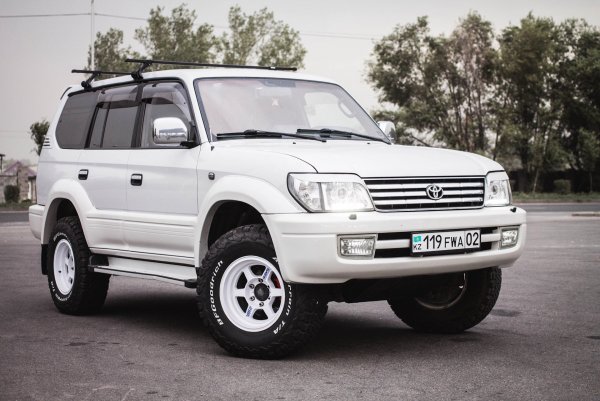 Бодрый 2-тонный диван: Toyota Land Cruiser Prado 95 – лучший «пруль» российской «вторички»?