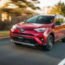 Стоит ли покупать б/у автомобиль в кризис? Владелец Toyota RAV4 рассказал о перспективах кроссовера в сложные времена