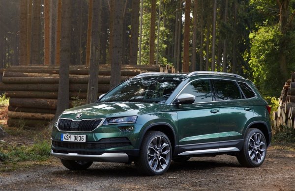 Хочется Skoda Karoq? Лучше уж смотреть в сторону VW Tiguan: Чем «немец» выигрывает «чеха»?