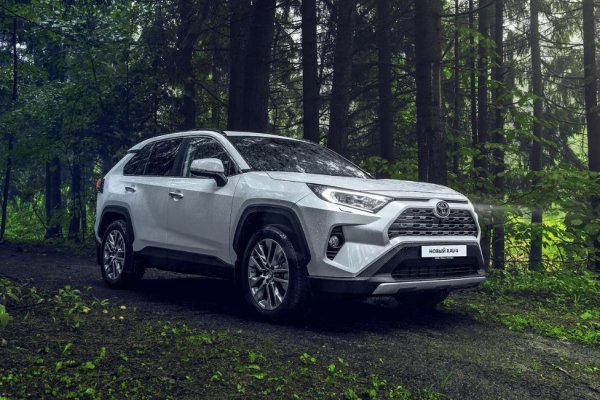 Набросились, как на свежий хлеб: Бестселлер Toyota RAV4 не оставляет шансов конкурентам