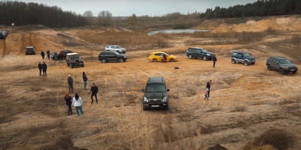 Их спор разрешил офф-роуд: Владельцы Toyota Land Cruiser 100 и Prado 120 «зарубились» на «абсолютном» бездорожье