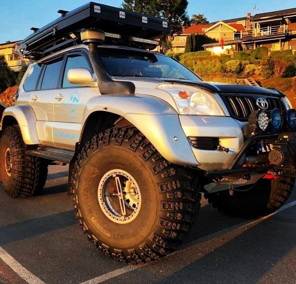 И никаких «Русских Прадо» не надо! Представлен Toyota Land Cruiser 120 в дорогом offroad-обвесе