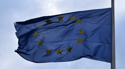 Пока без Украины: Евросоюз принимает в свои ряды две страны