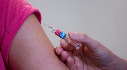 Украинцам напомнили о прививке от неизлечимого заболевания: что нужно знать